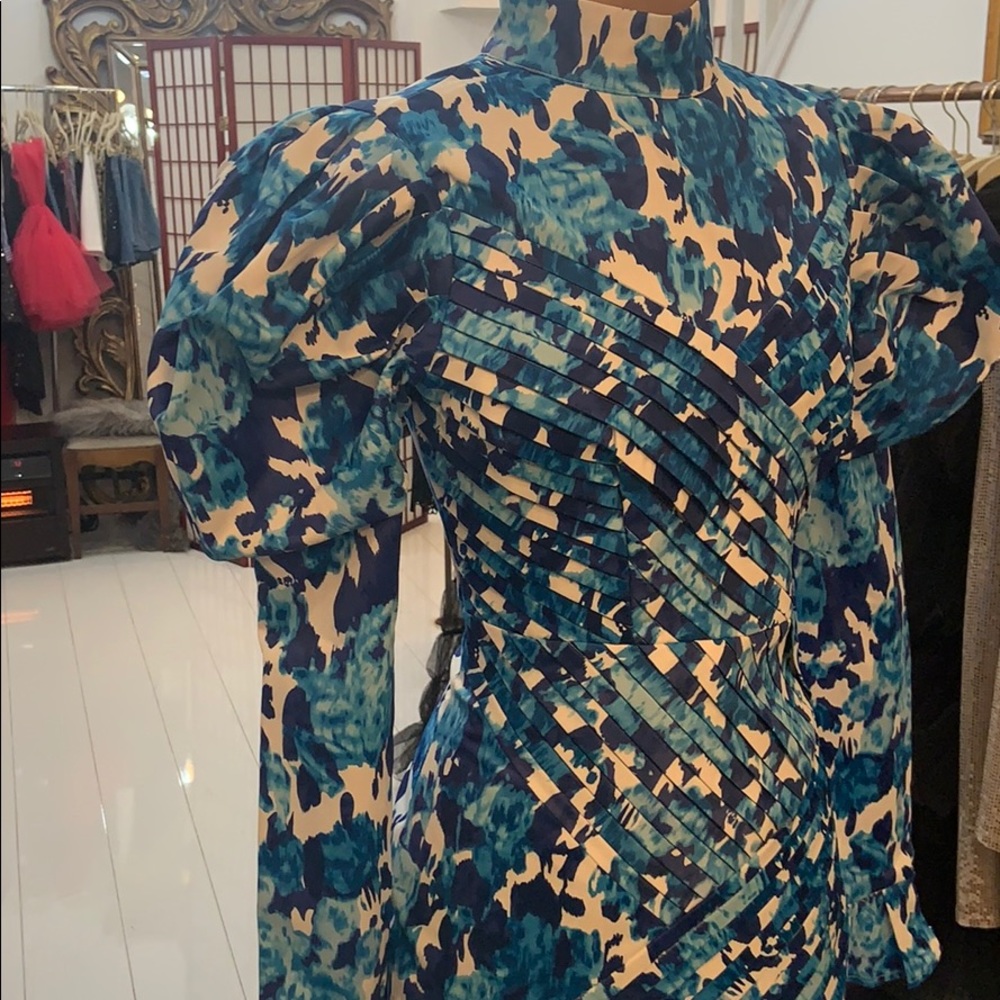 Dress - Picture 3 of 5